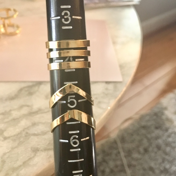 Reflective Gold 5-Piece Geometric Chic Ring Set - Picture 8 of 8